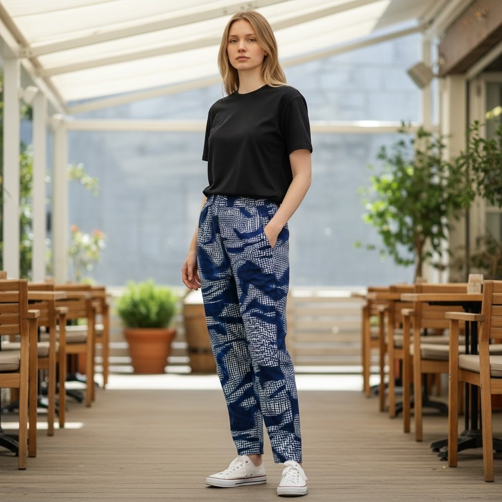 0039 Italy Womens Blue White Abstract Dot Print 100% Silk Tapered Pants Size M